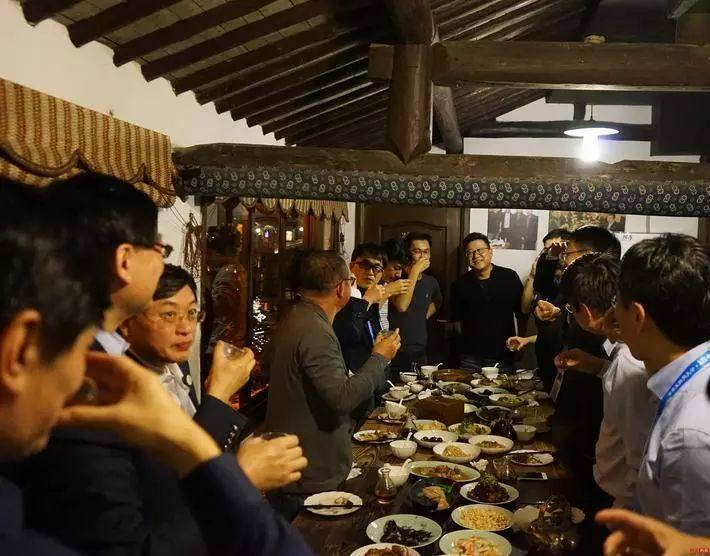 创业成功赚钱90%靠人际关系？什么样的圈子才能让你快速的赚取第一桶金呢？
