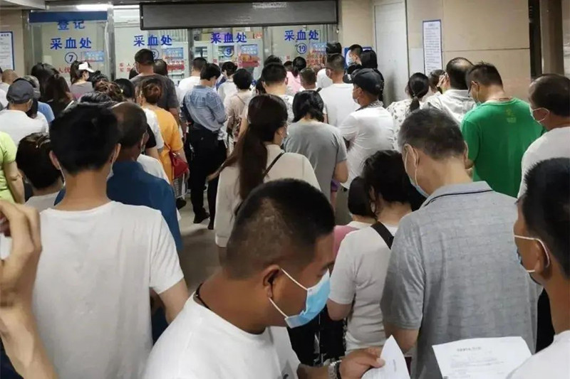 陪诊师是自己独立做还是加入陪诊机构更好呢？